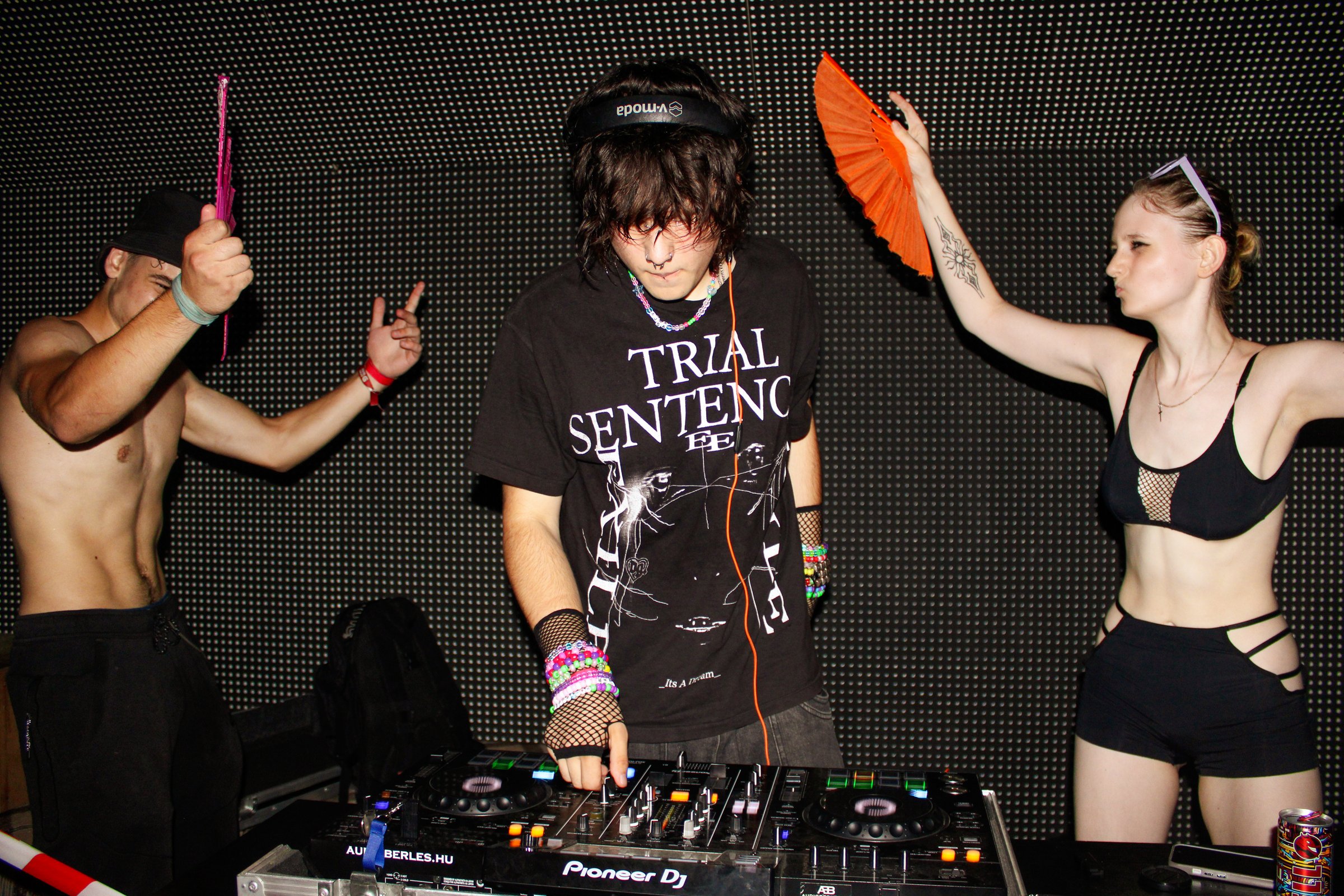 DJ szett buli közben